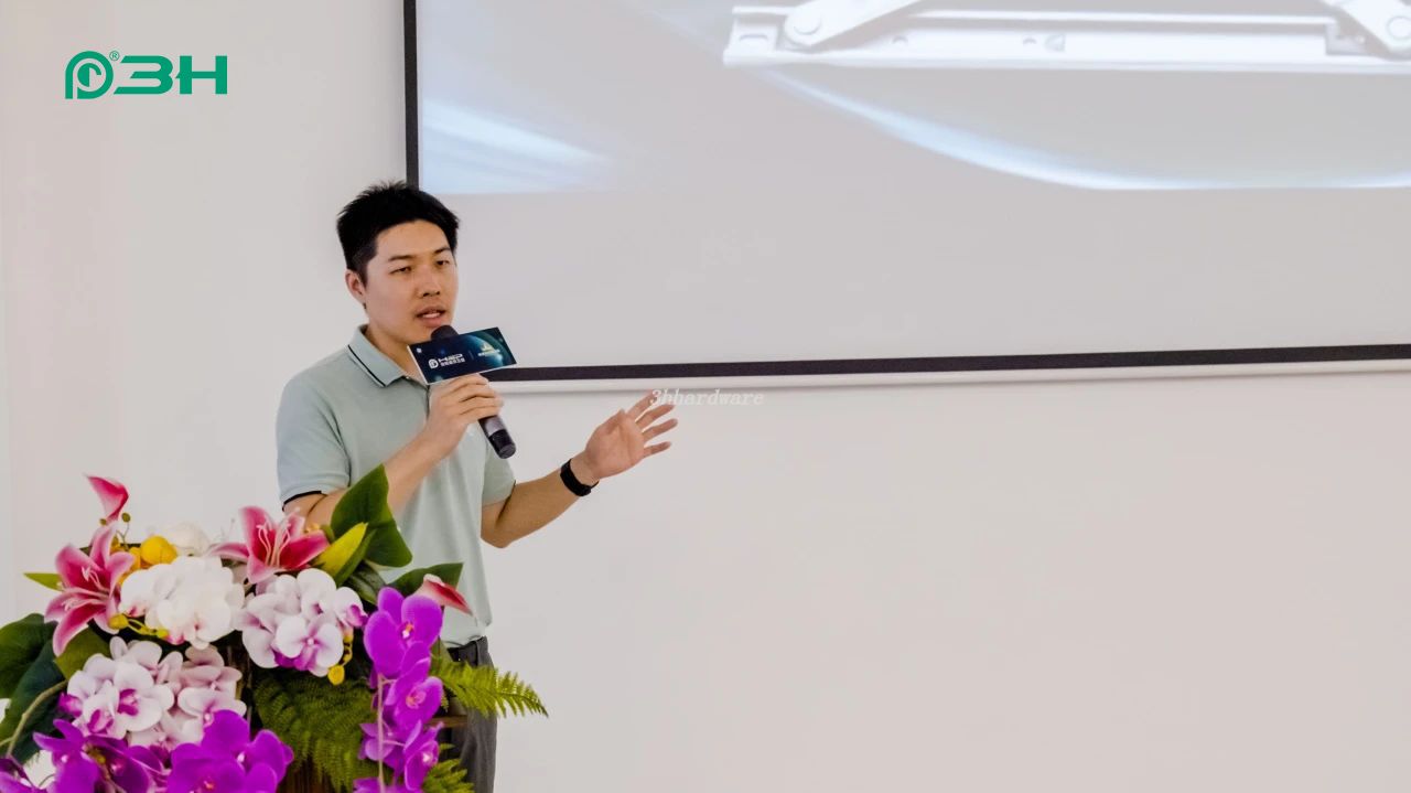 3h constru&ccedil;&atilde;o de ferragens 6