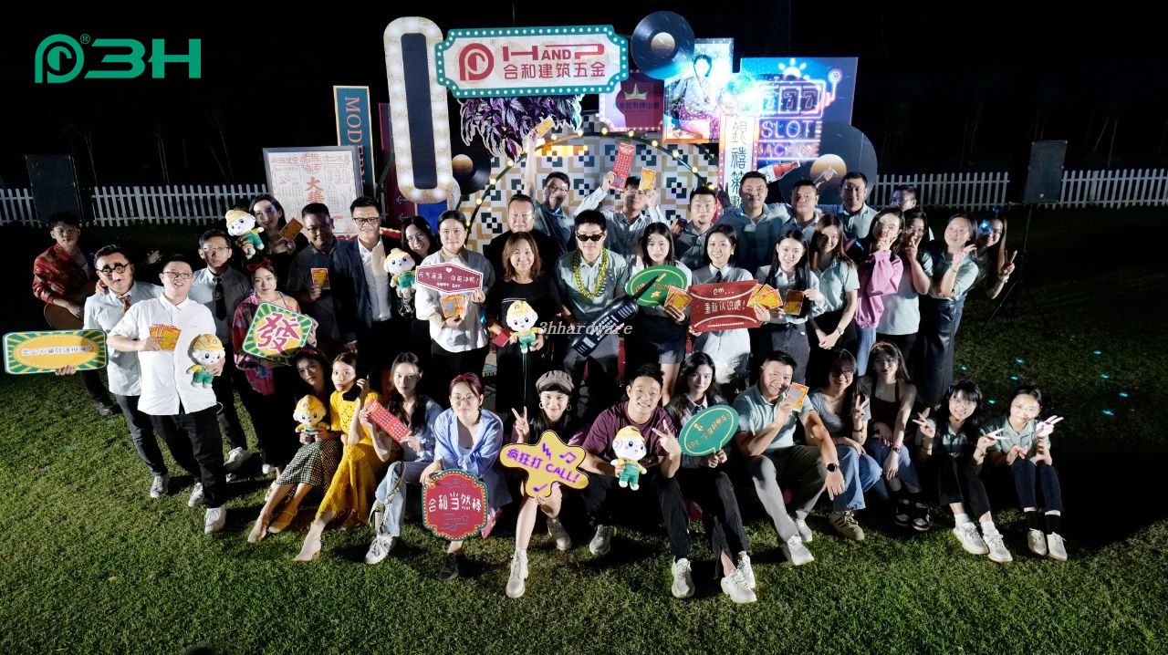 3h constru&ccedil;&atilde;o de ferragens 5