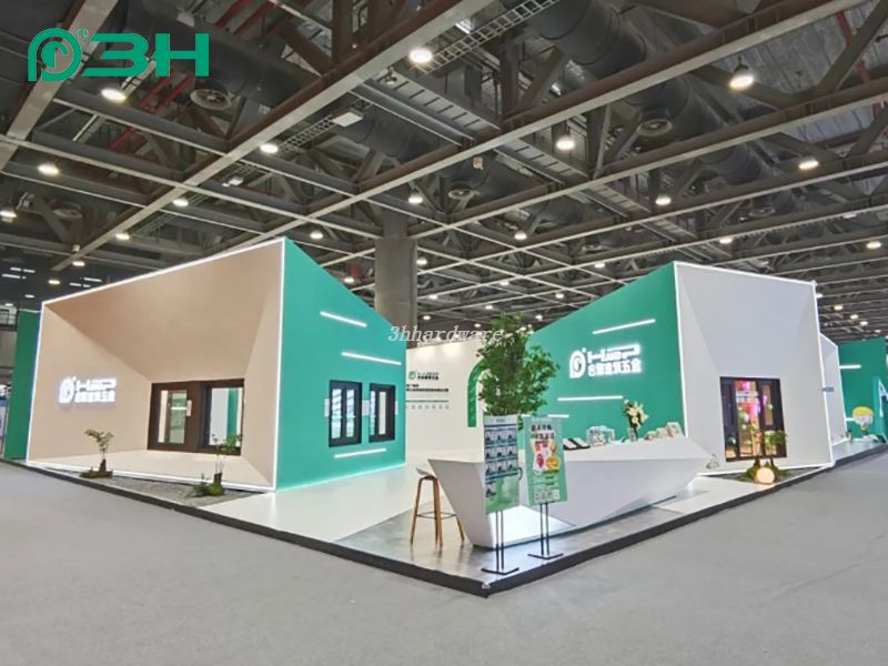 exposi&ccedil;&atilde;o de ferragens para janelas 3